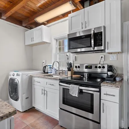 Cozy And Central 2Br Parking 2Min Walk To Beach